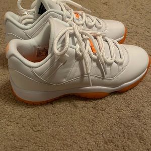 Air Jordan low citrus 11